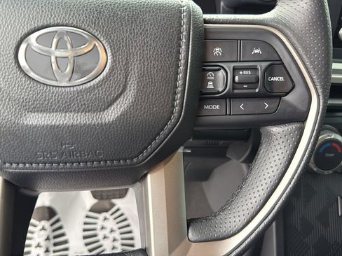Used 2025 Toyota 4Runner SR5 RWD image 15