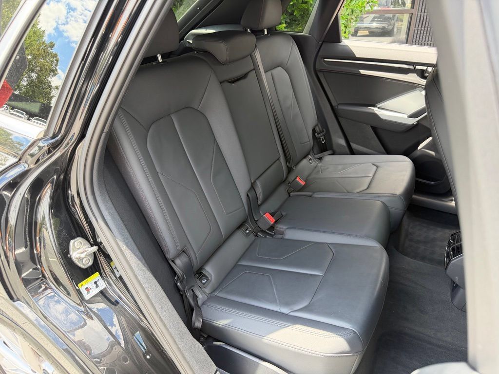Used 2021 Audi Q3 2.0T Premium w/ Convenience Package AWD/4WD image 38