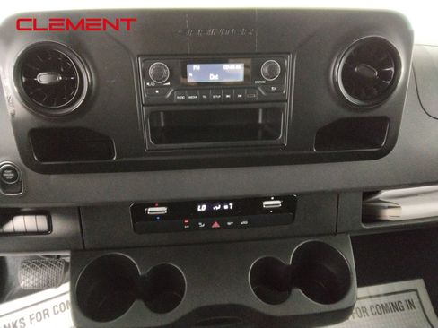 Used 2023 Mercedes-Benz Sprinter 2500 image 17