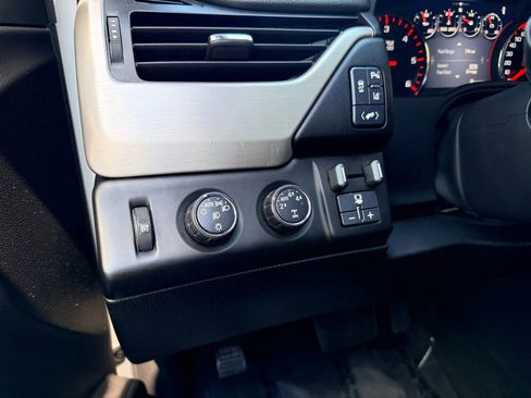 Used 2015 GMC Yukon Denali image 26