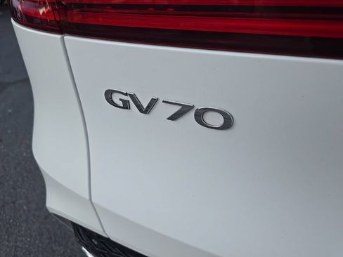 Used 2024 Genesis GV70 2.5T w/ Advanced Package AWD/4WD image 9