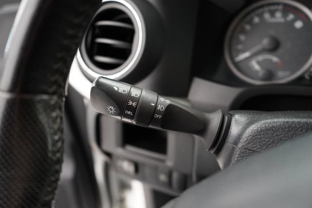 Used 2019 Toyota Tacoma SR5 AWD/4WD image 15