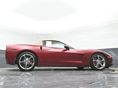 Used 2005 Chevrolet Corvette Convertible w/ Preferred Equipment Group image 33
