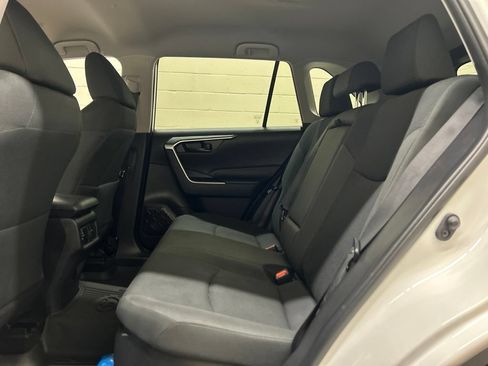 Used 2024 Toyota RAV4 LE AWD/4WD image 8