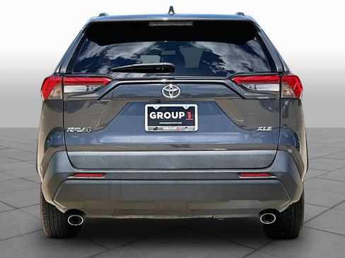 Used 2020 Toyota RAV4 XLE w/ Convenience Package FWD image 5