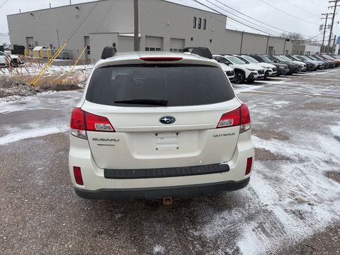 Used 2011 Subaru Outback 2.5i Premium image 6