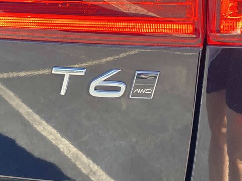 Used 2019 Volvo XC60 T6 Momentum w/ Premium Package AWD/4WD image 8