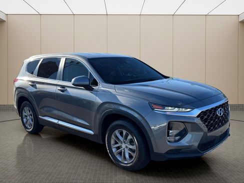 Used 2020 Hyundai Santa Fe SE FWD image 2