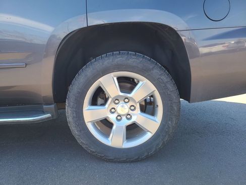 Used 2018 Chevrolet Tahoe Premier AWD/4WD image 16