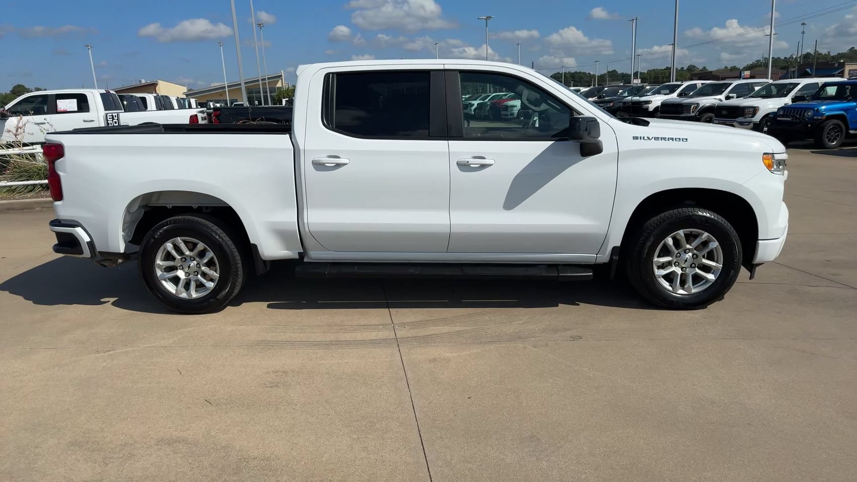 Used 2025 Chevrolet Silverado 1500 RST RWD image 2