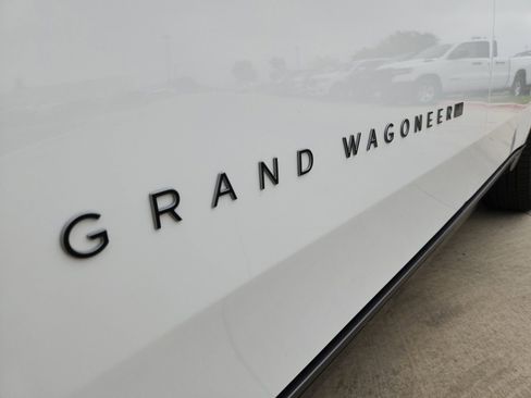 New 2026 Jeep Grand Wagoneer L Limited AWD/4WD image 11