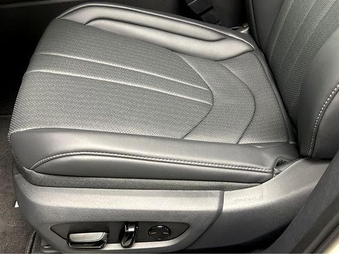 New 2026 Lexus TX 500h AWD image 40