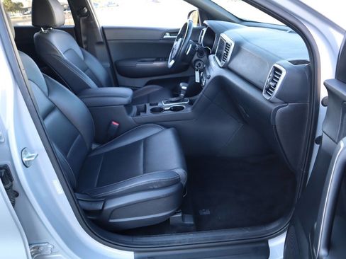 Used 2020 Kia Sportage S image 35