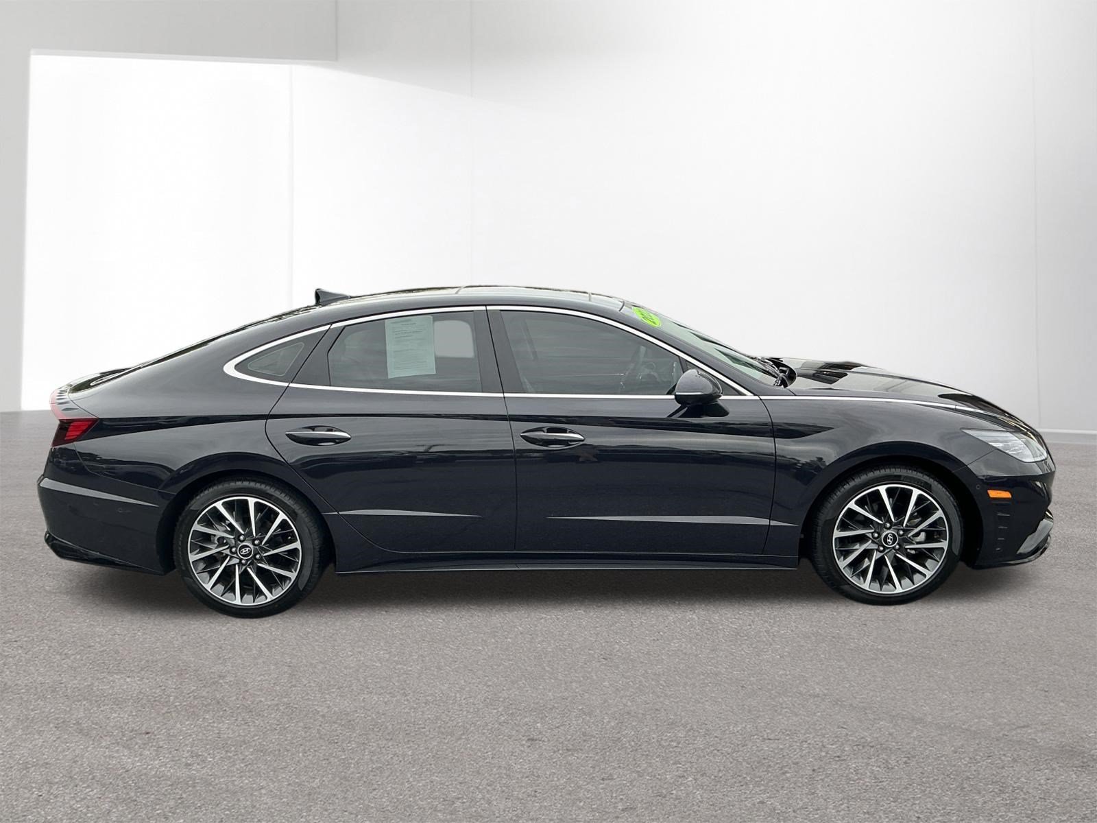 Used 2023 Hyundai Sonata Limited FWD image 2