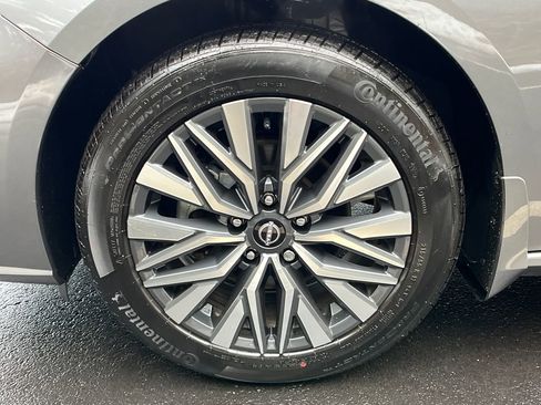 Used 2024 Nissan Altima 2.5 SV image 23