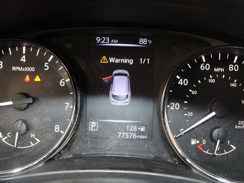 Used 2017 Nissan Rogue Sport SV w/ SV All-Weather Package FWD image 18