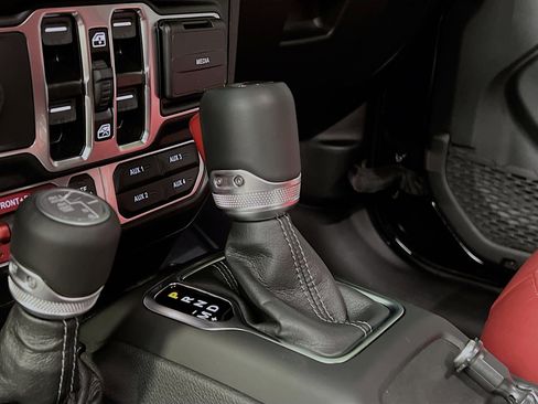 Used 2024 Jeep Wrangler Unlimited Rubicon 392 image 24