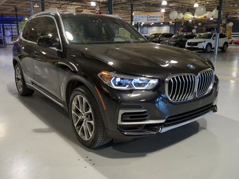 Used 2023 BMW X5 xDrive40i w/ Executive Package image 4