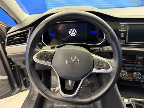 Used 2024 Volkswagen Jetta SE FWD image 14