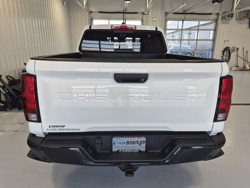 Used 2025 Chevrolet Colorado Trail Boss AWD/4WD image 4