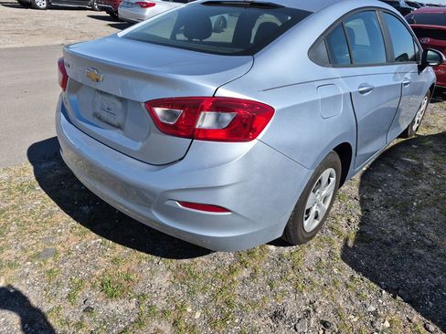 Used 2017 Chevrolet Cruze LS image 4