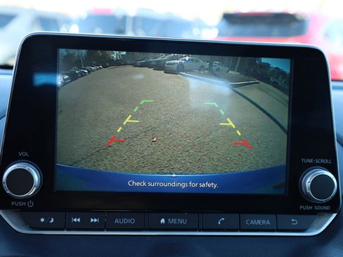 Used 2023 Nissan Sentra SV image 28