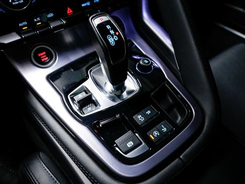 Used 2022 Jaguar F-TYPE Coupe RWD image 7