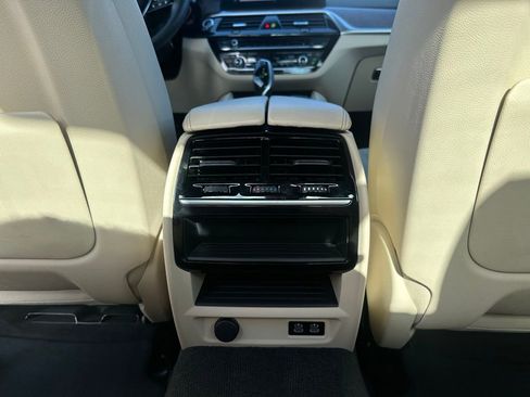 Used 2020 BMW 540i w/ Premium Package image 23