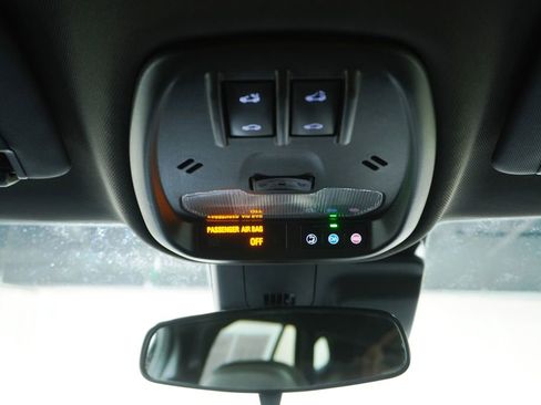 Used 2024 Chevrolet Trax RS w/ Sunroof Package image 20