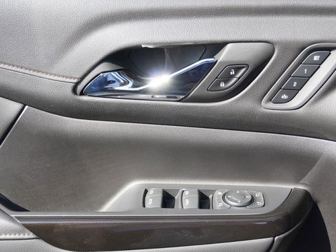 Used 2022 GMC Acadia AT4 w/ Technology Package image 23