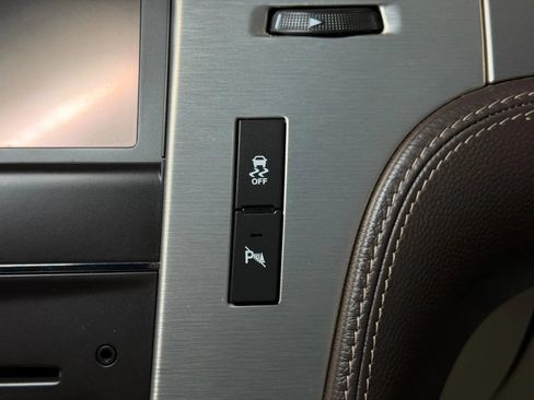 Used 2014 Cadillac Escalade Platinum AWD/4WD image 42