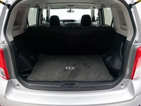 Used 2015 Scion xB FWD image 12