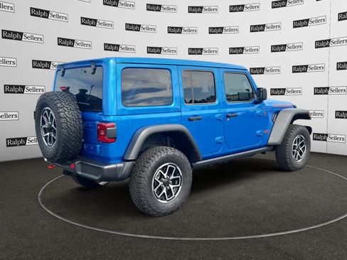 Certified 2025 Jeep Wrangler Unlimited Rubicon w/ Convenience Group AWD/4WD image 6