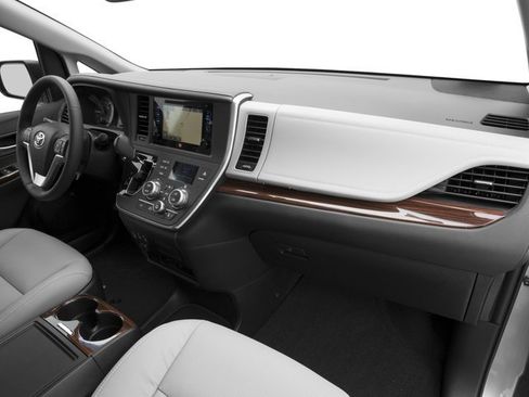 Used 2017 Toyota Sienna Limited Premium AWD/4WD image 16
