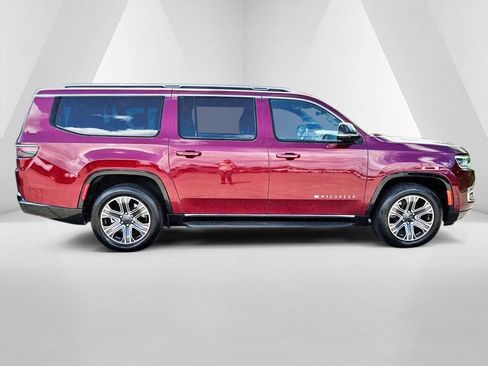 Used 2024 Jeep Wagoneer L Series II w/ Flexible Seating Group AWD/4WD image 8