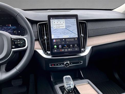 Certified 2026 Volvo XC90 B6 Plus w/ Protection Package Premier image 9