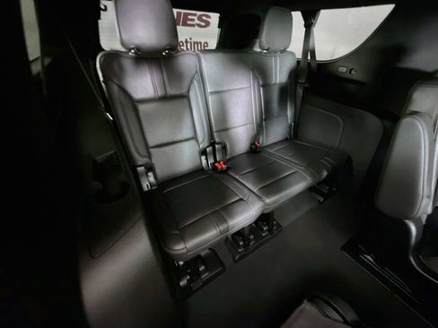 Used 2025 Chevrolet Suburban RST w/ Comfort Package AWD/4WD image 33