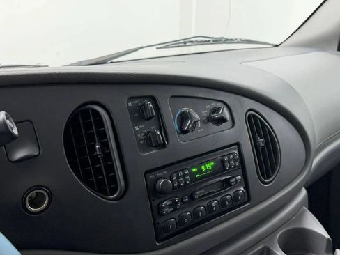 Used 2003 Ford E-350 and Econoline 350 XL RWD image 17