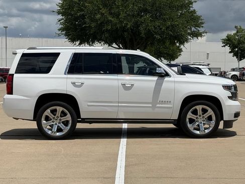 Used 2020 Chevrolet Tahoe Premier w/ Premier 6.2L Value Package AWD/4WD image 3