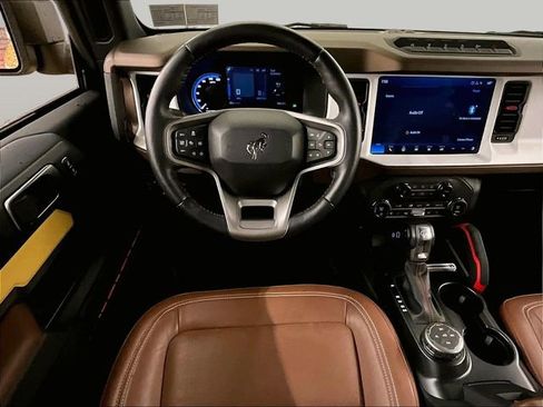 Certified 2024 Ford Bronco Heritage Edition AWD/4WD image 5
