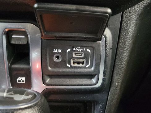 Used 2024 Jeep Wrangler Sport AWD/4WD image 22