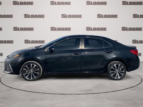 Used 2018 Toyota Corolla SE image 2