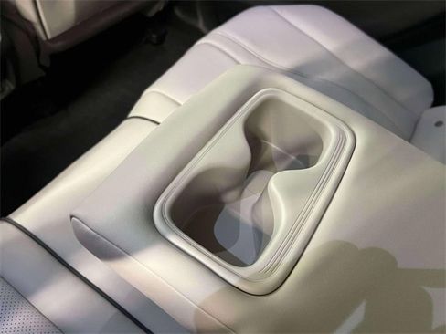 Used 2025 Acura RDX SH-AWD w/ Advance Package image 11