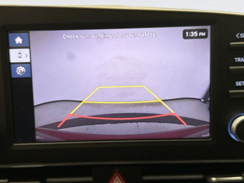 Used 2024 Hyundai Elantra SE FWD image 11