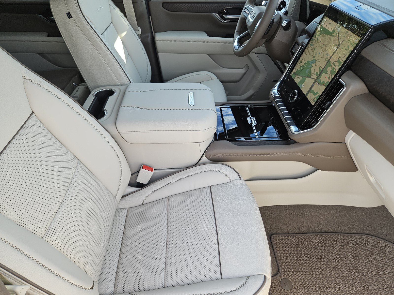 New 2027 GMC Yukon Denali w/ Denali Reserve Package AWD/4WD image 10