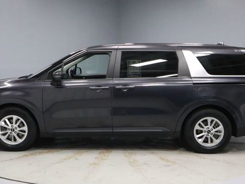 Used 2024 Kia Carnival LX image 6