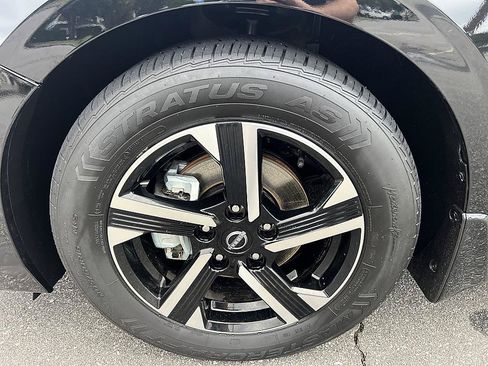 Certified 2025 Nissan Sentra SV FWD image 9