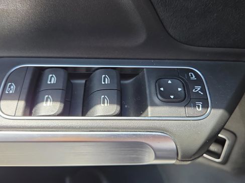 Certified 2023 Mercedes-Benz GLB 250 image 31