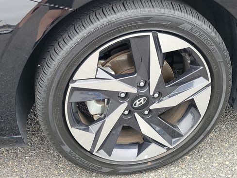 Certified 2023 Hyundai Elantra Limited FWD image 7