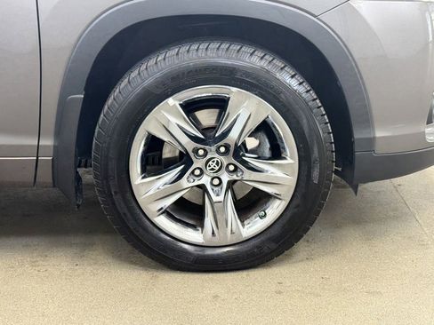 Used 2019 Toyota Highlander Limited Platinum image 4